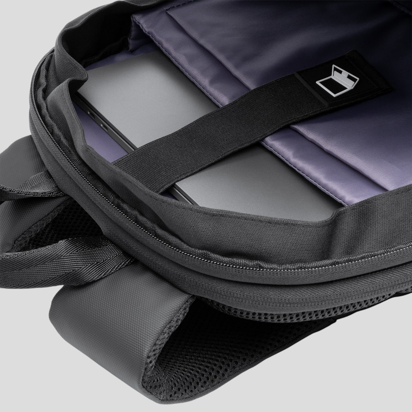 Zaino waterproof da viaggio e lavoro – Nero elegante e resistente